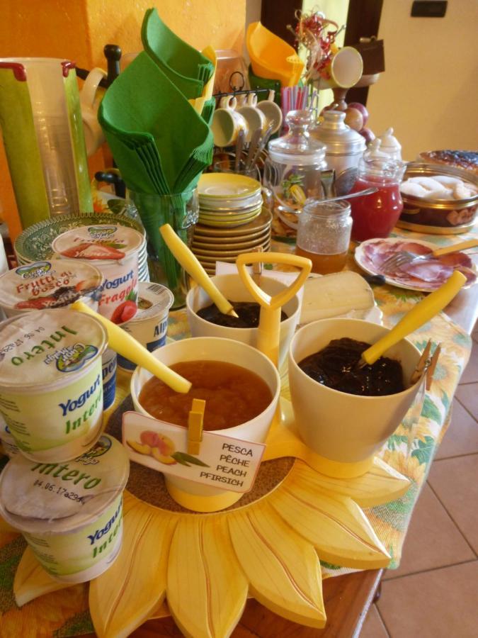 לינה וארוחת בוקר Perrero Il Girasole מראה חיצוני תמונה